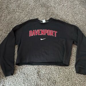 Cropped Nike Davenport University Crewneck Sweatshirt